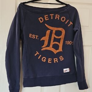 Nike Off-the-Shoulder Tigers Tee